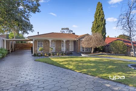 Great Court Location home that ticks all the Boxes. - Photo 5