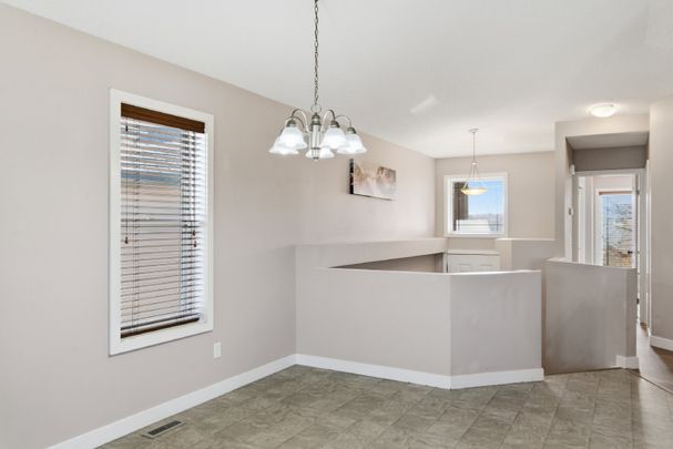 84 Panora Close NW - Photo 1