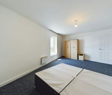 Flat to rent on - Photo 6