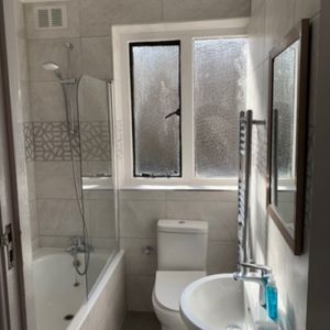 Oxford Court - Photo 2