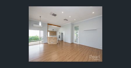 Spacious Family Home in Woodvale - Photo 2