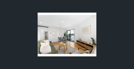 Modern Penthouse in Prime Location - Photo 2