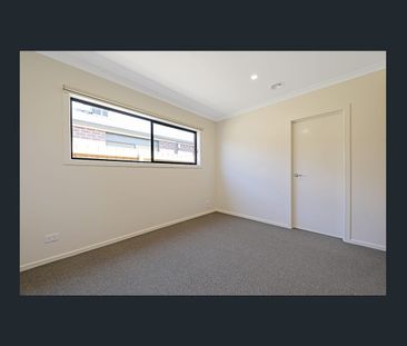 🏡 4-Bedroom House in Wallan - Photo 4
