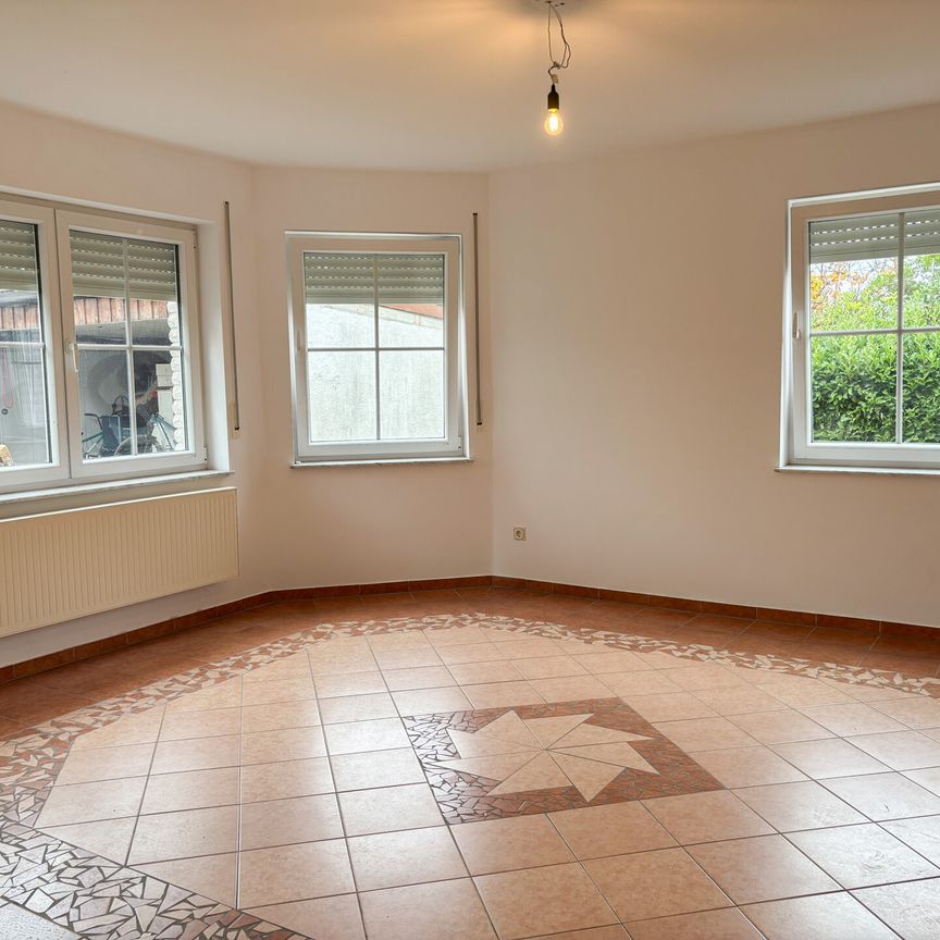 Gepflegte 2-Zimmer-Einliegerwohnung mit separaten Eingang – in ruhiger Wohngegend! - Photo 1