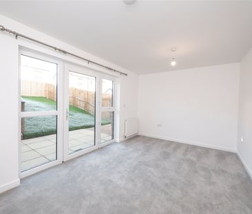 3 bedroom semi-detached house to rent - Photo 2