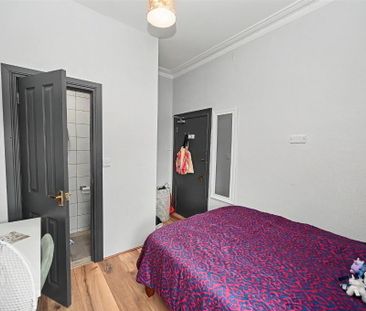 Room 2, 9 Eglantine Avenue, Belfast, BT9 6DW - Photo 4