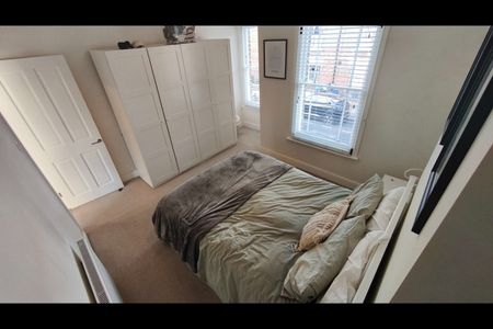 2 Bed Terraced House, Lothrop Street, W10 - Photo 3