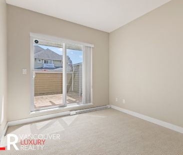 Townhouse in Burnaby, BC - Photo 2