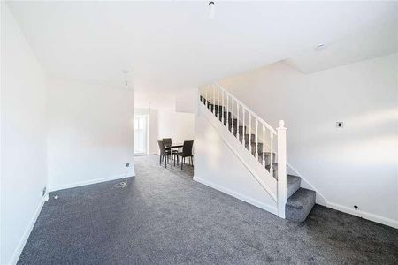 Mahon Close, Enfield, EN1 - Photo 2