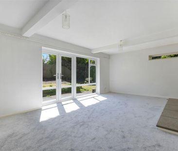 4 bedroom detached house to rent - Photo 1