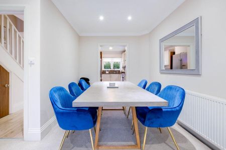 4 bedroom detached house to rent - Photo 3
