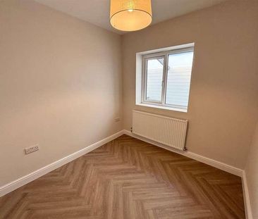 Sedgemere Grove, Balsall Common, CV7 - Photo 5