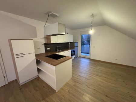 GROßZÜGIGE 4-ZIMMER DACHGESCHOSSWOHNUNG MIT BALKON! SOFORT VERFÜGBAR! - Foto 5