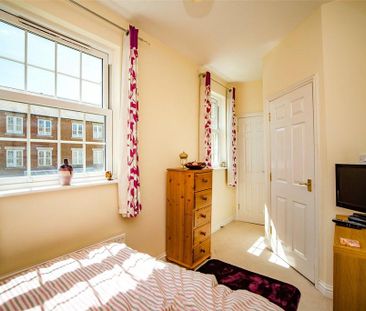 3 bedroom terraced house to rent - Photo 2