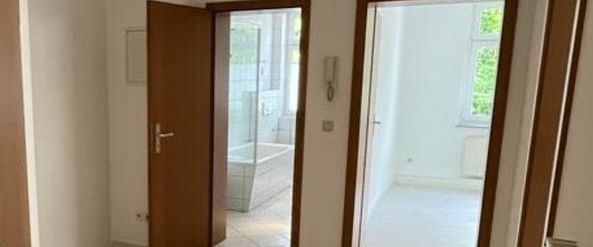 Schöne 2-Raum-Wohnung in Zwickau inkl. Küche und PKW-Stellplatz - Photo 1