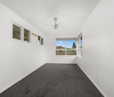 15 Dover Street, Wendouree - Photo 1