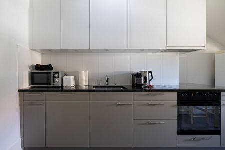 Appartement d’affaires meublé de 2,5 pièces à thème ? Le Corbusier ? - Photo 5