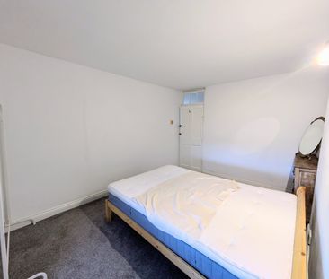 The Shoe, Chippenham, North Wraxall - Photo 4