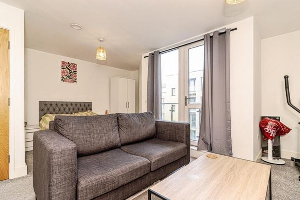 Studio to rent - Photo 1