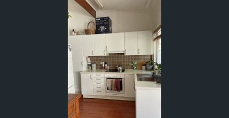 Charming Cottage in Prime Norwood Location - Photo 5