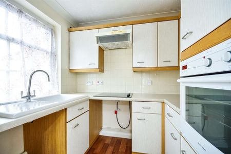 1 bedroom retirement property to rent - Photo 3