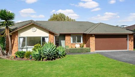 Spacious Family Home - Photo 4