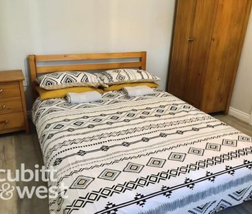 4 bedroom terraced house to rent - Photo 6