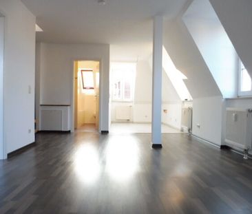 Charmante 2,5-Raum-Maisonettewohnung im sanierten Altbau von Dresde... - Foto 1