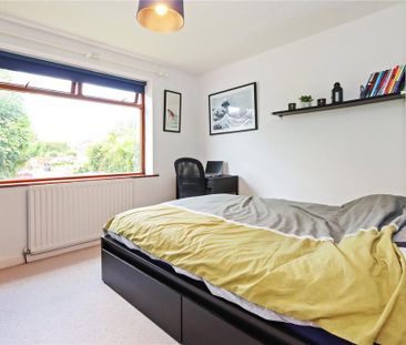 4 bedroom semi-detached house to rent - Photo 2