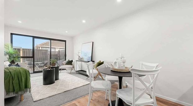 Brand new stylish house with great location - Photo 1