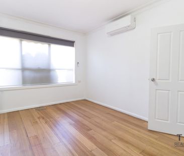 37 Douglas Avenue, St Albans, Vic 3021 - Photo 1