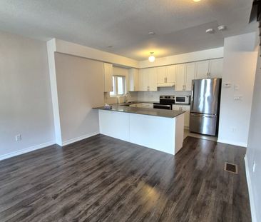 For Lease - 12 Dunsley Way, Whitby, Ontario - Photo 4