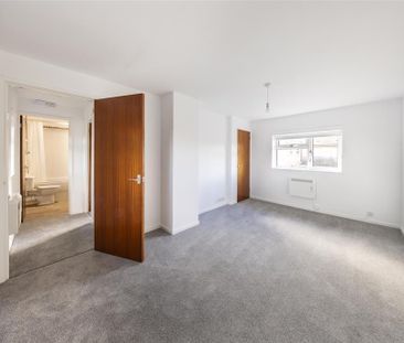 East Crescent - Photo 3