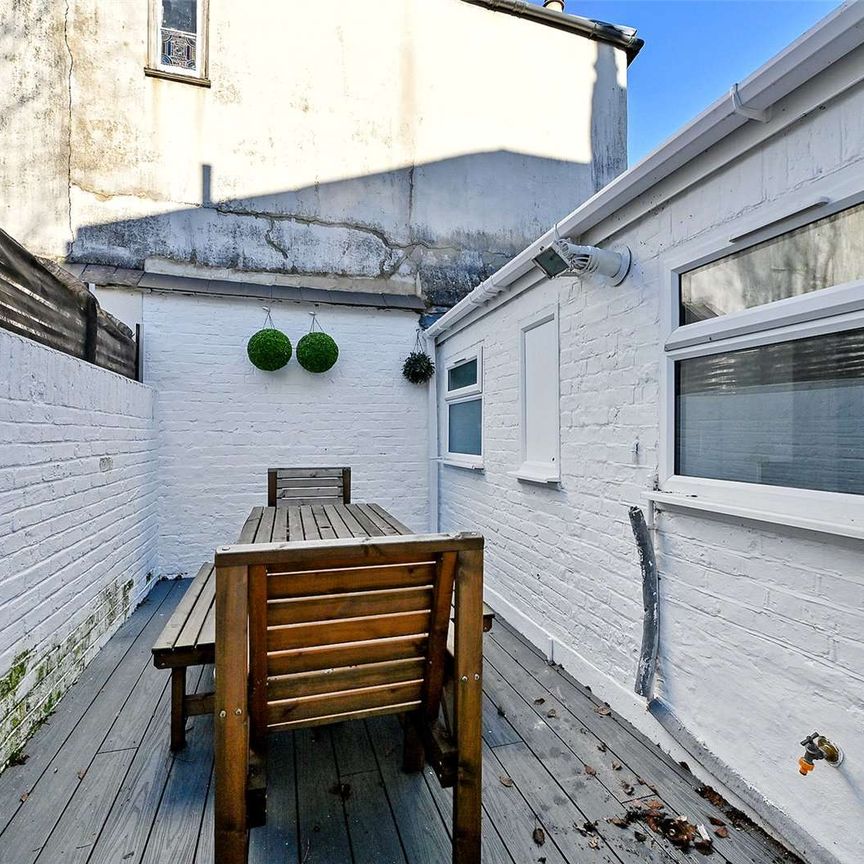 Charming period cottage close to the Long Walk in Windsor. - Photo 1