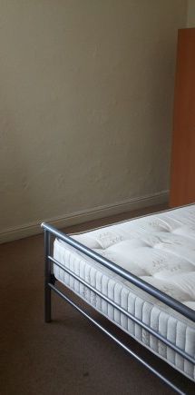 5 Bedroom Student House - Photo 1
