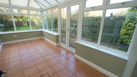 3 bedroom terraced house to rent - Photo 2