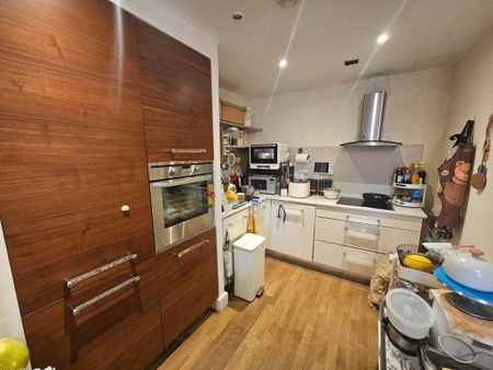 2 bedroom flat to rent - Photo 4