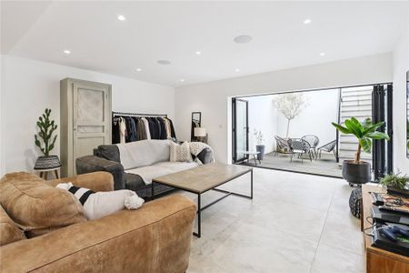 5 bedroom detached house to rent - Photo 5