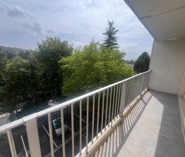 Location Appartement 3 pièces 64m² NEUVILLE SUR SAONE 69250 - Photo 5