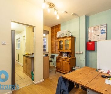 4 bed Mid Terraced House for Rent - Photo 6