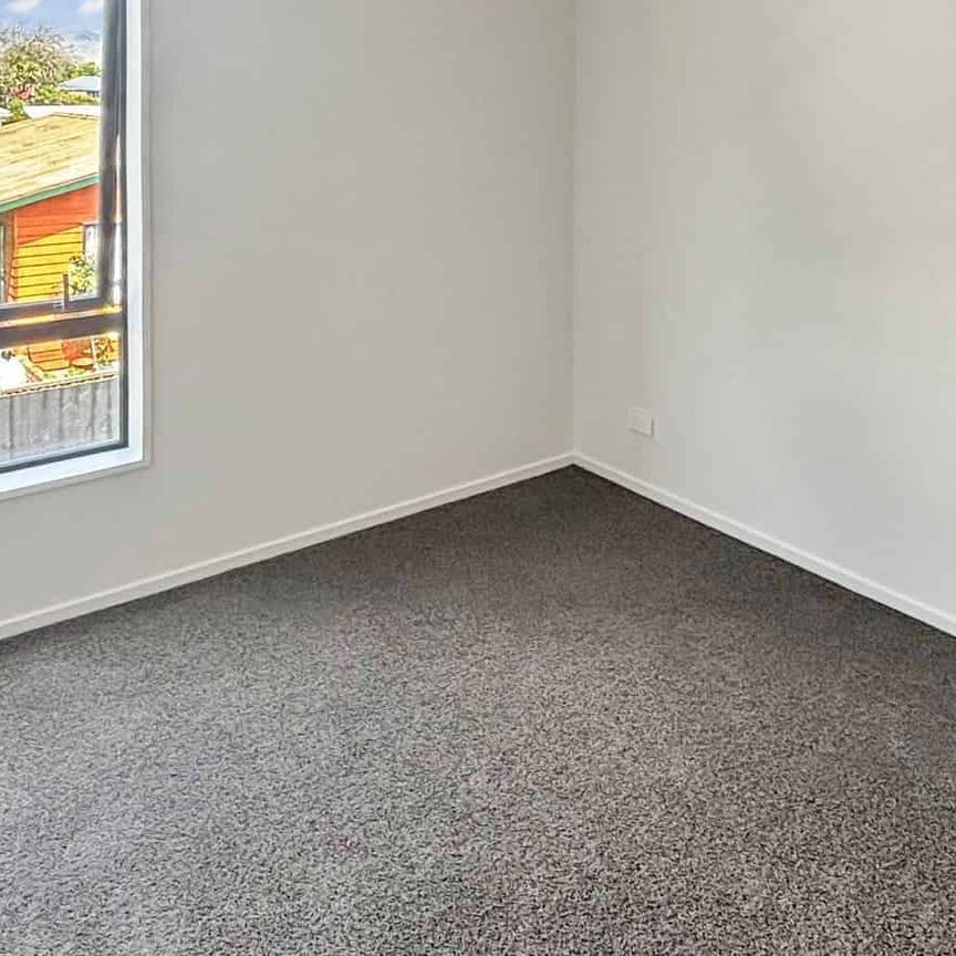 Near-New & Easy-Care - Photo 1