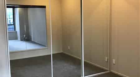 Close to the centre of it all! - Photo 3