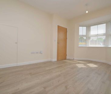 2 bedroom end of terrace house to rent - Photo 5