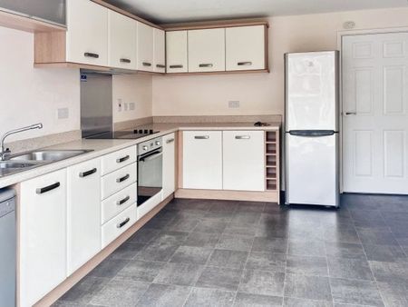 Teasel Close, Red Lodge - Photo 4