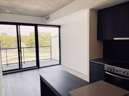 For Lease - 7 Smith Crescent Unit# 302, Toronto, Ontario - Photo 2