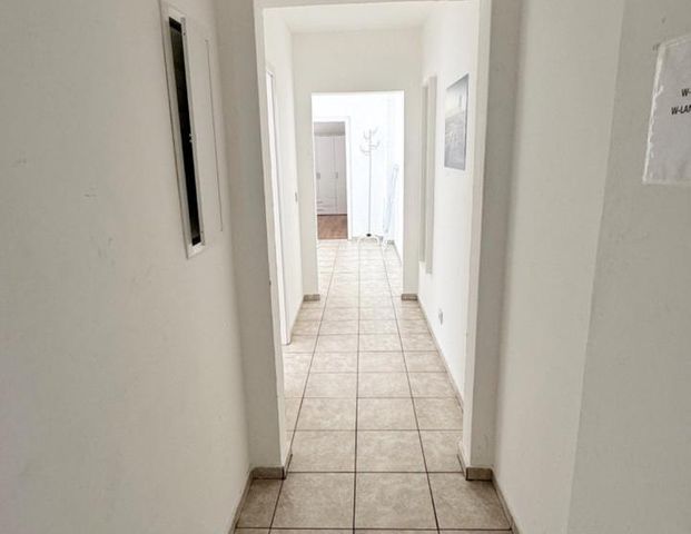 Sanierte möblierte 1,5 Zimmerwohnung mit Einbauküche - Photo 1