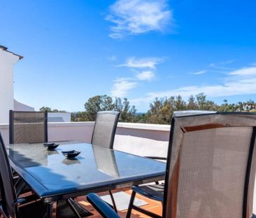 Luxury penthouse for rent in Marbella Del Este, Andalusia - Photo 6