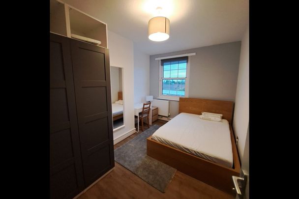 Room in a Shared Flat, Block H, SE5 - Photo 1