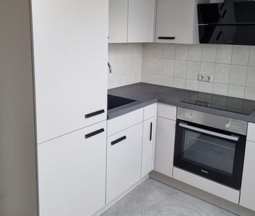 Zum WohlfÃ¼hlen! Individuelle Dachgeschosswohnung mit moderner EBK! - Photo 2