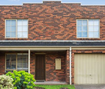 Seaside Retreat - Coastal Comfort and Contemporary Living - Photo 4